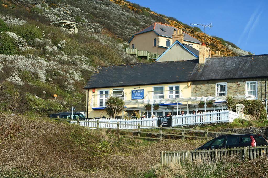 Ship Inn Aberporth Exterior photo